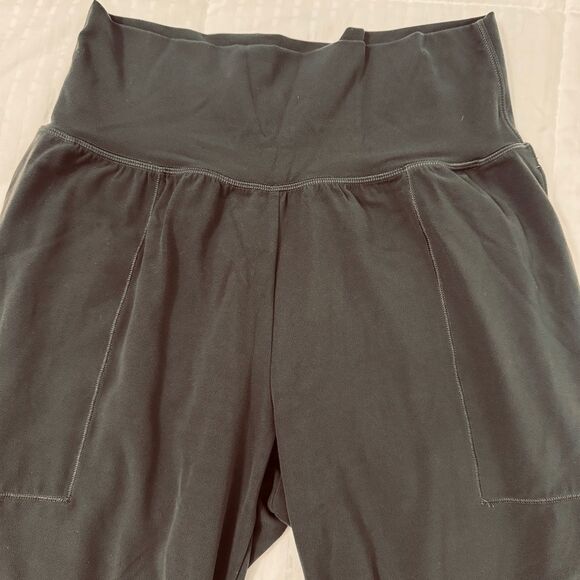 Athleta Cruise Jogger in Powervita – Size S – in “Fir”- excellent condition - Picture 8 of 9